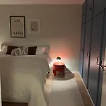 Sjarmerende I Tomannsbolig Apartmán
