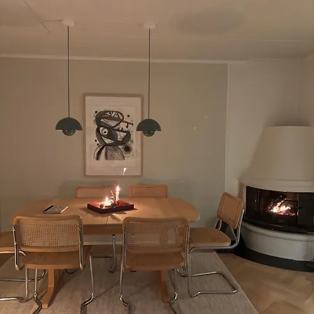 Sjarmerende I Tomannsbolig Apartamento *