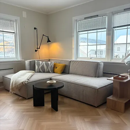 Apartamento Sjarmerende I Tomannsbolig *