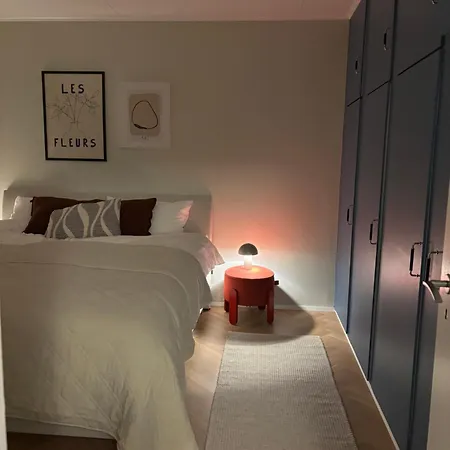 Sjarmerende I Tomannsbolig Apartamento